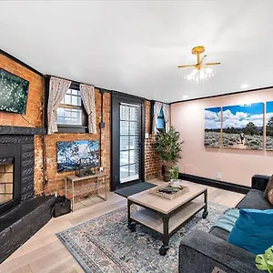 https://charming-updated-garden-level-in-heart-of-denver.seedenverhotels.com